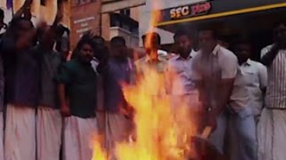 Watch Protest at IFFK against SC order to play national anthem before screening of films Video