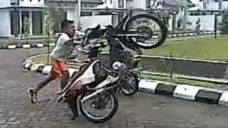 Watch Video Lucu Banget Bikin Ngakak Video
