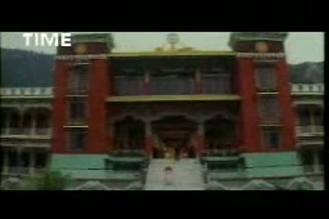 Watch  Chehra Kya Dekhte Ho Song - Salaami Video