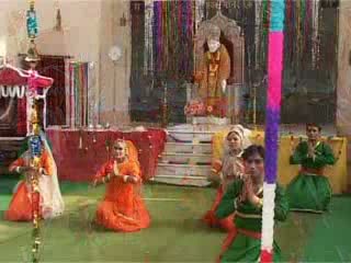 Watch Nach Lende Nande Lende Baba Ke Dware Mujhe Nach Lende - (Sai Baba Bhajan) - Hamsar Hayad Video