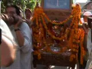 Watch  Chalo Chalo Leke Chalo Palki Leke Chalo Leke Chalo Palki - Hamsar Hayad Video