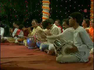 Watch Shree Bake Bihari Lal Mann Rakhiyo Apne Charnan Mein Video Song - Lakhbir Singh Lakha Video