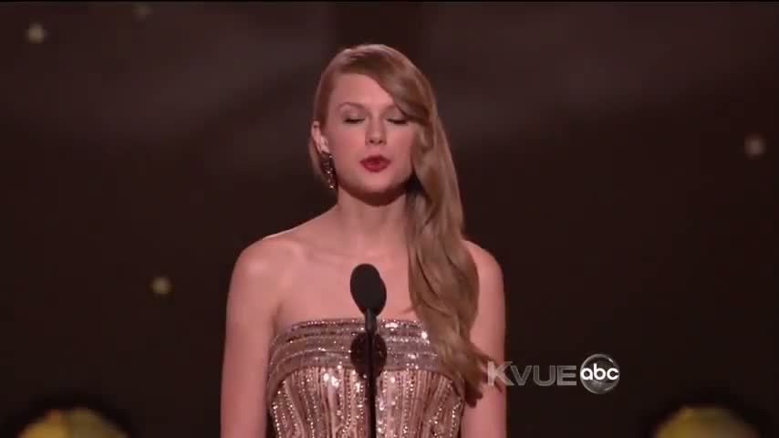 Watch Britney Spears till the world ends feat Nicki Minaj LIVE Billboard Music Awards 2011 Video