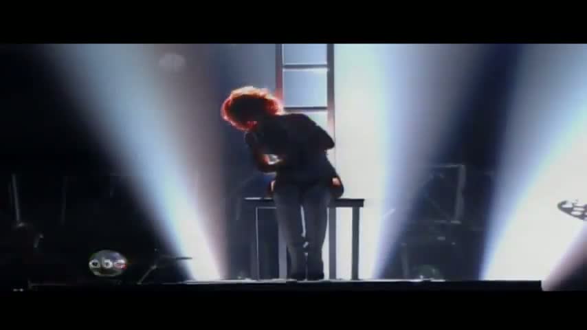 Watch Rihanna S&M Remix feat Britney Spears LIVE Billboard Music Awards 2011 Video