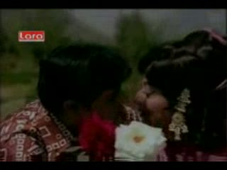 Watch Saare Zamaane Pe video song from the movie aap aaye bahaar aayi Video