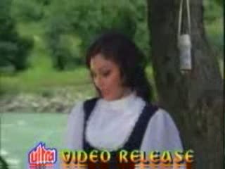 Watch Tera phoolon jaisa rang video song from the movie Kabhi Kabhie Video