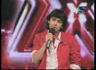 Watch Sonu Nigam imitates Judge Gurus Sanjay & Shreya- X Factor India - Episode 25 - 6th Aug 2011 Video