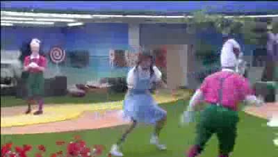 Watch Celebrity big brother on Foam Fight  - Day 8  Video