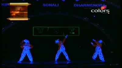 Watch India's Got Talent Season 3 - (26-August-2011) Srikant Ahire sets up UV circus Video