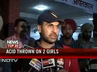 Watch Caught on CCTV: Acid thrown on 2 girls in Mohali , INDIA ( September 2, 2011 ) Video