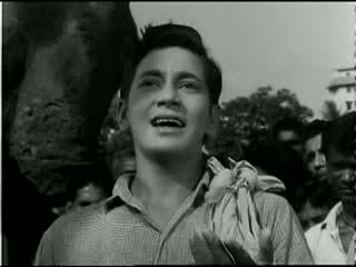 Watch Rahi Manwa Dukh Ki Chinta- From the movie 'Dosti' Video