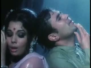 Watch Kajra Lagake Gajra Sajake- Full video- From the movie- 'Apna Desh'   Video