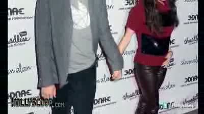 Watch Ashton Kutcher and Demi Moore Divorcing Video