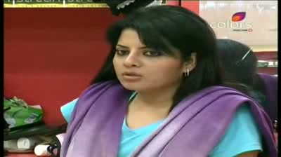 Watch Bigg Boss 5 - (6-October-2011) Shradha is down market, snaps Mahek Video