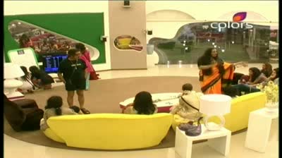 Watch Bigg Boss 5 -- (7-October-2011) Pooja Missra versus The Home Video