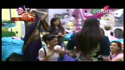 Watch Bigg Boss 5 - Sonika ordered to leave the House (10-October-2011) Video