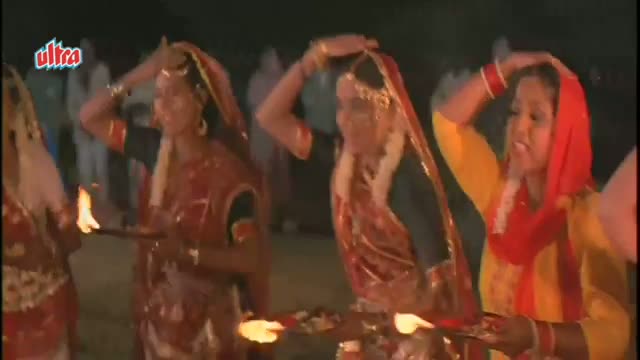 Watch Karva Chauth Ka Vrat - Ranjeeta, Mithun Chakraborty, Aditya Pancholi, From the movie - Gunahon Ka Devta Video
