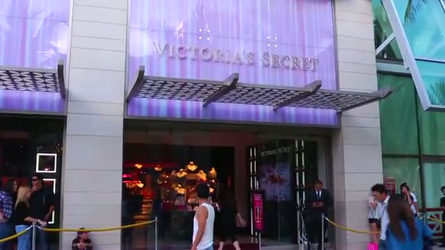 Watch VS Hawaii Store Launch webHD Video