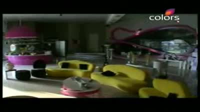 Watch Bigg Boss 5 - Captain Shonali nominates Mahek (24-October-2011) Video