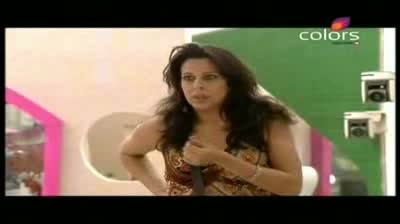 Watch Bigg Boss 5 - Pooja Aunty - mocks Shradhha (25-October-2011) Part-4 Video