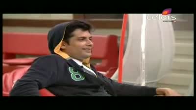Watch Bigg Boss 5 - Siddharth and Akashdeep pounce on Amar (3-November-2011) Video