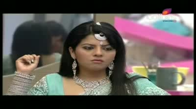 Watch Bigg Boss 5 - Laxmi, Missra fight over a parantha (9-November-2011) Video