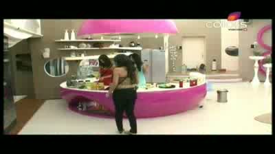 Watch Bigg Boss 5 - Mahek complains of excess work (13-November-2011) Video