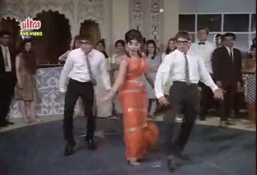 Watch Aajkal Tere Mere Pyar Ke Charche - Mohammed Rafi - Brahmachari(1968) Video