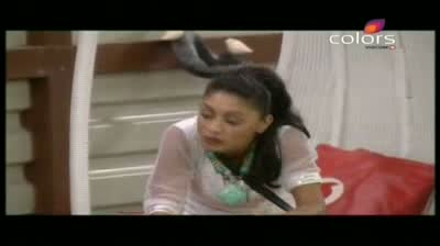 Watch Bigg Boss 5 - Sky takes advantage of his captaincy (16-November-2011) Video