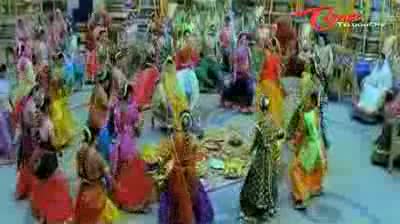 Watch Sri Rama Rajyam - Devulle Mechindhi Song - Nayantara - In Video