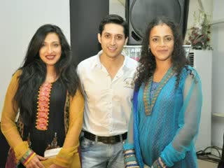 Watch Bas Ek Tamanna - Bollywood Film Review - Sameer Aftab, Rituparna Sen Gupta Video