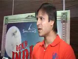 Watch Vivek Oberoi At The First Look Launch - Dekh Indian Circus Video