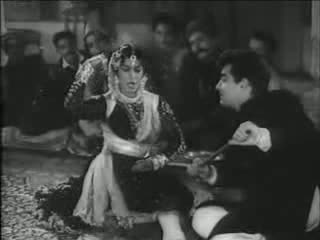 Watch Yeh Husn Mera - Qawali - Bahurani Video