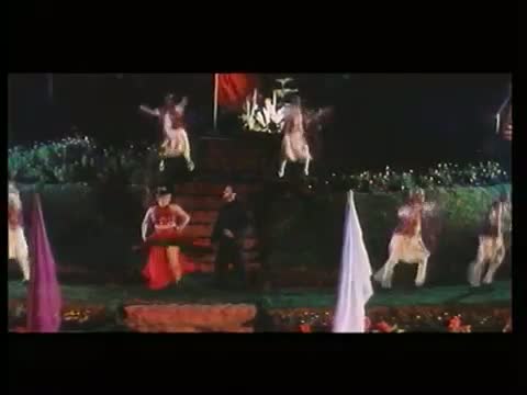 Watch Chaand Kahun Ya Phool Kahun - Item Song - Shera Video
