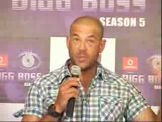 Watch Andrew Symonds Sings Munni Badnaam Hui Before Entering Bigg Boss House Video