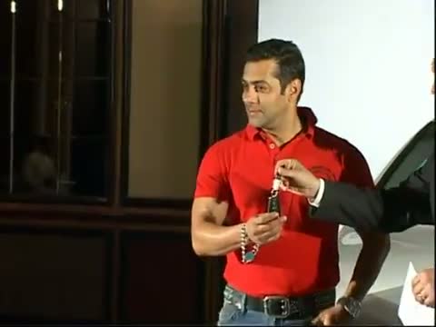 Watch Salman Khan Gets Audi A6 Replaced By Audi Q7 For Katrina Kaif? Video