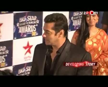 Watch Salman Khan loves Chikni Chameli from Agneepath Video