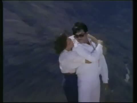 Watch Jhum Ke Dekho Na Ji - Dance Song - Bhawani Junction Video