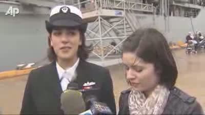 Watch 2 Women Kiss at Navy Ships Return Video