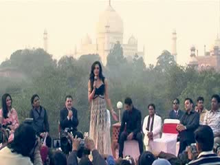 Watch A. R. Rahman at Music Launch of Ek Deewana Tha in Taj Mahal, Agra Video
