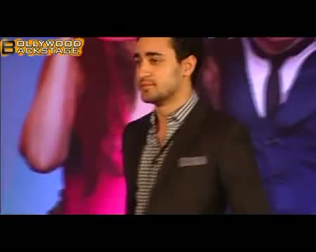 Watch Kareena and Imran dance on (Auntiji song) Ek Main Aur Ekk Tu  Video