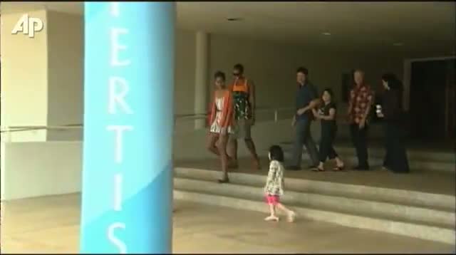 Watch Obama Family History Visit in Hawaii Video