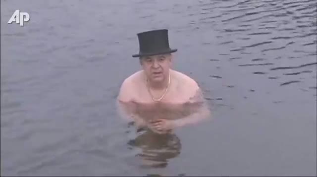 Watch Thousands Start 2012 With a Frigid Plunge Video