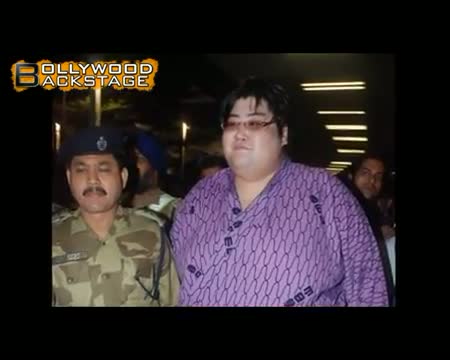 Watch Japanese wrestler Yamamotoyama ENTERS Bigg Boss 5 Video