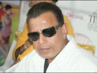 Watch Sanjay Dutt, Bipasha Basu to star in the Hindi version of a Bengali Film  Video