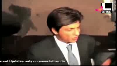 Watch Srk Injured By Daughter! Video