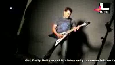Watch Salman Poses for Daboo Ratnani! Video