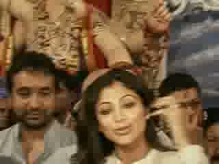 Watch Kissing Couple Shilpa Shetty And Richard Gere Are Friends Nomore! - Hot News Video