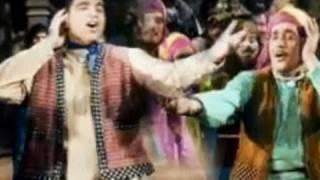 Watch Yeh Desh Hai Veer Jawanon Ka - Naya Daur (1957) - Mohd.Rafi & S.Balbir (Independence Day Special) Video