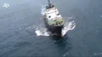 Watch Grounded Ship Splits in New Zealand Video